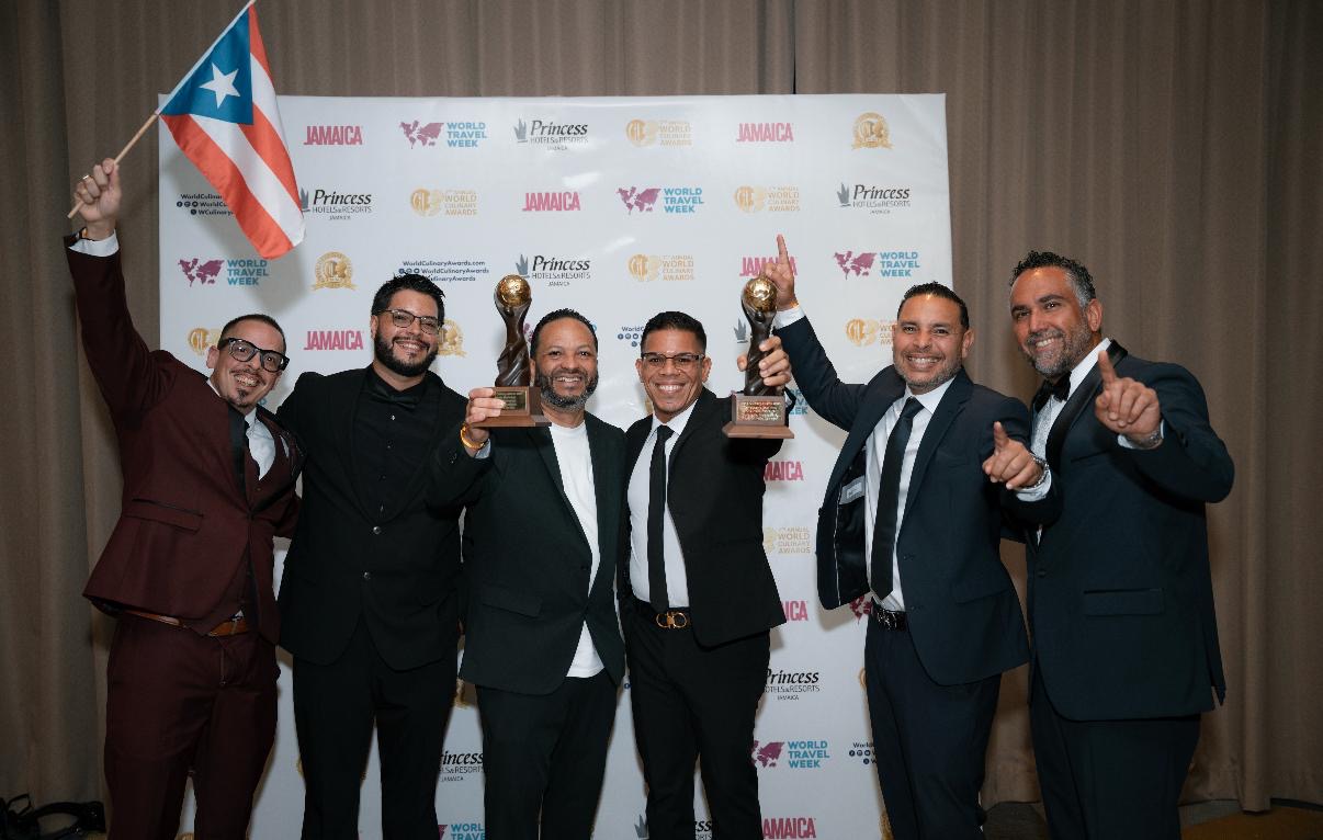 Palio representatives with the Sottovento Ristorante team celebrating two World Culinary Awards wins for Puerto Rico